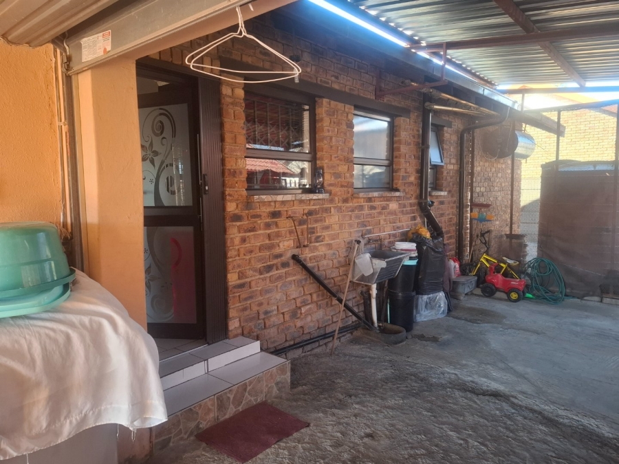 3 Bedroom Property for Sale in Maokeng Free State
